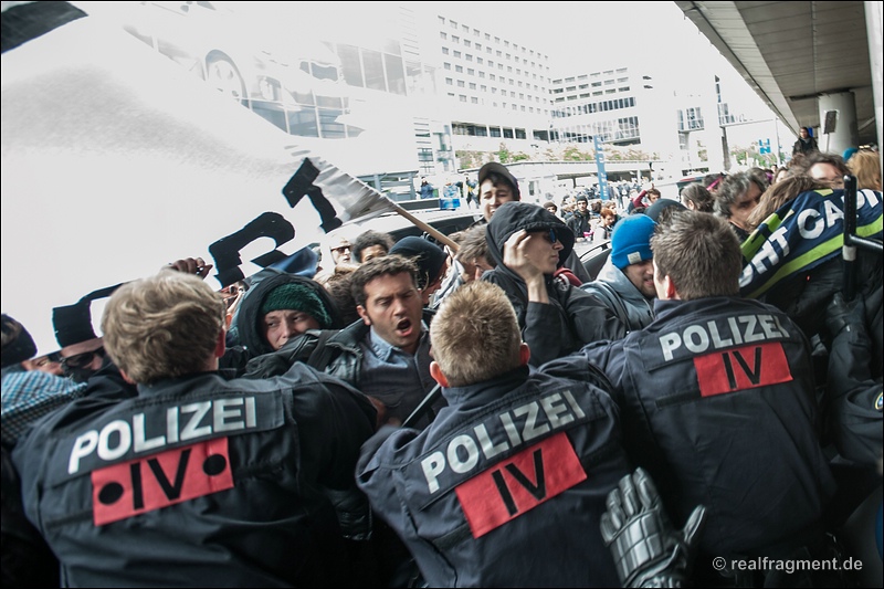 Blockupy Frankfurt: Blockade, Aktion, Demonstration